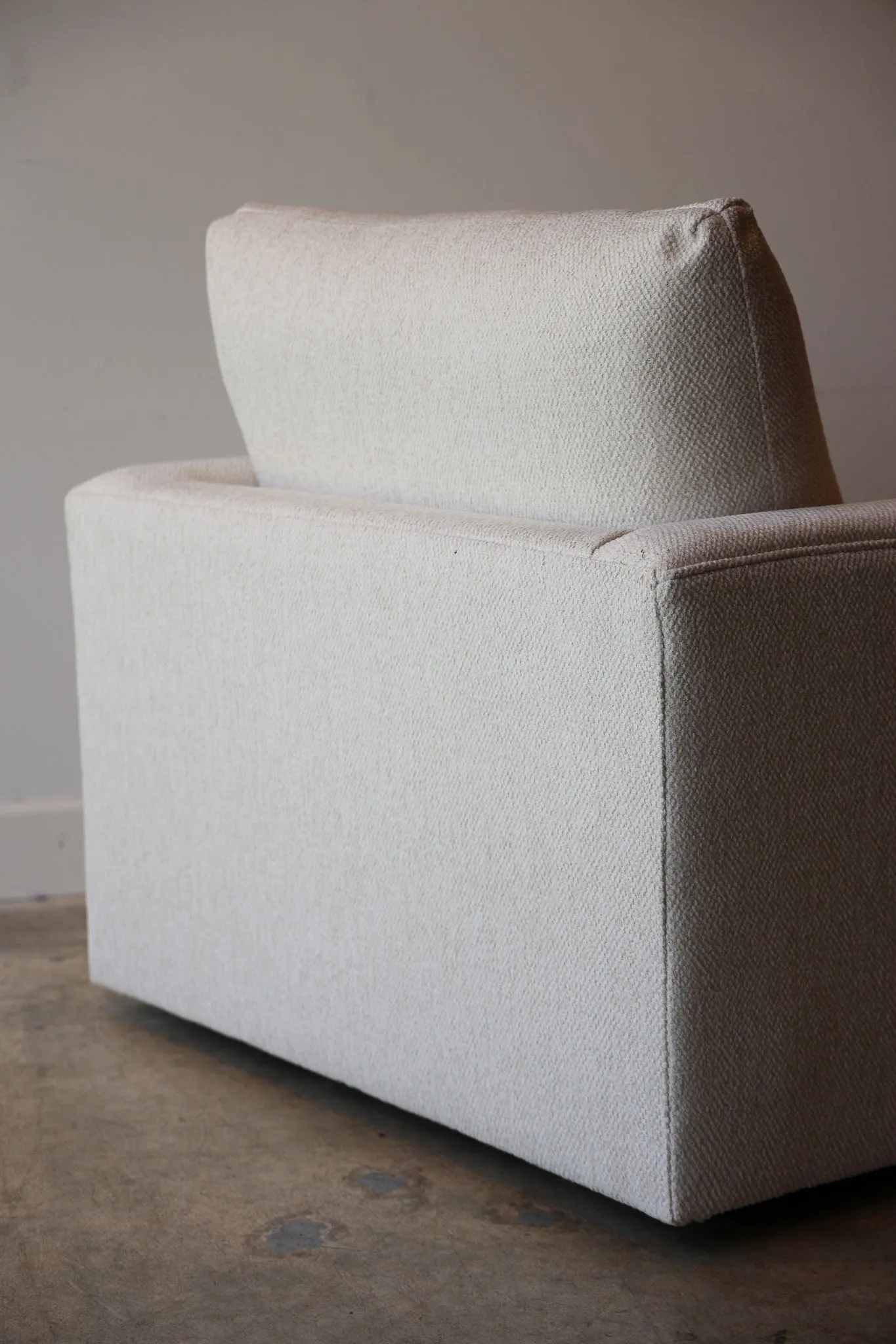 Allure Dreamy Swivel Chair