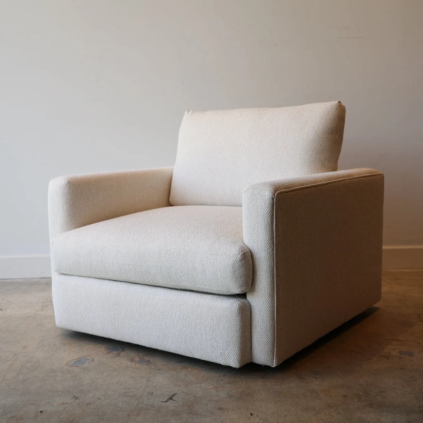 Allure Dreamy Swivel Chair
